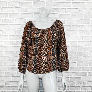 Laura Byrnes Women's off the Shoulder blouse in Leopard print size XS